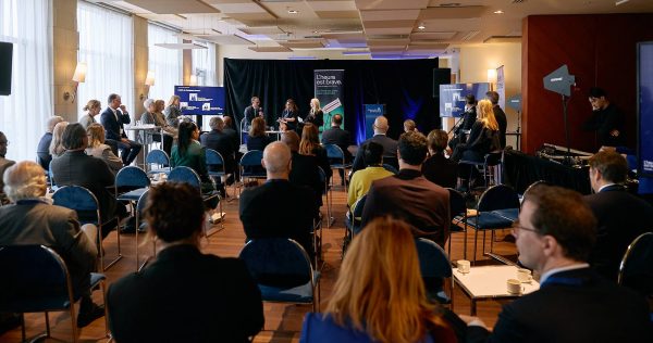 Édition spéciale du cabinet e campagne de L'heure est brave